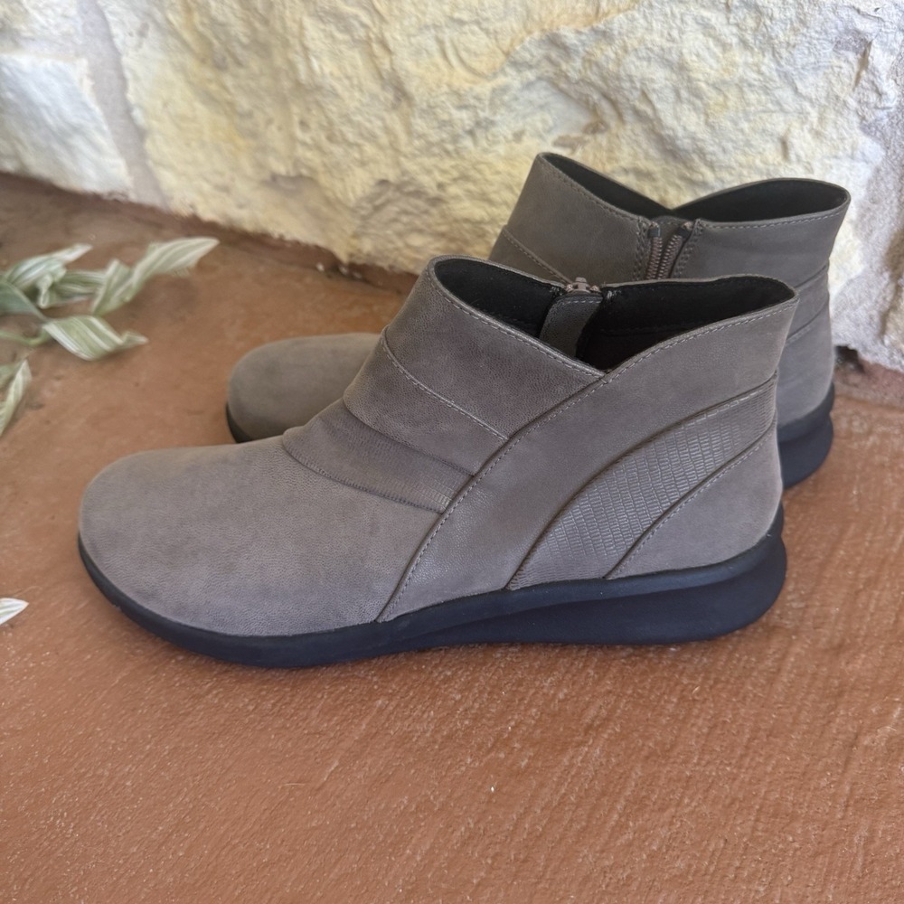Cloudsteppers by Clarks Womens Sillian 2.0 Rise Gray Ankle Boots Size 10